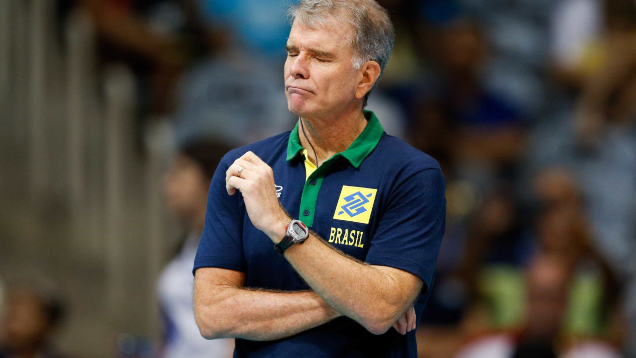 Bernardinho anuncia os convocados da seleção brasileira de vôlei