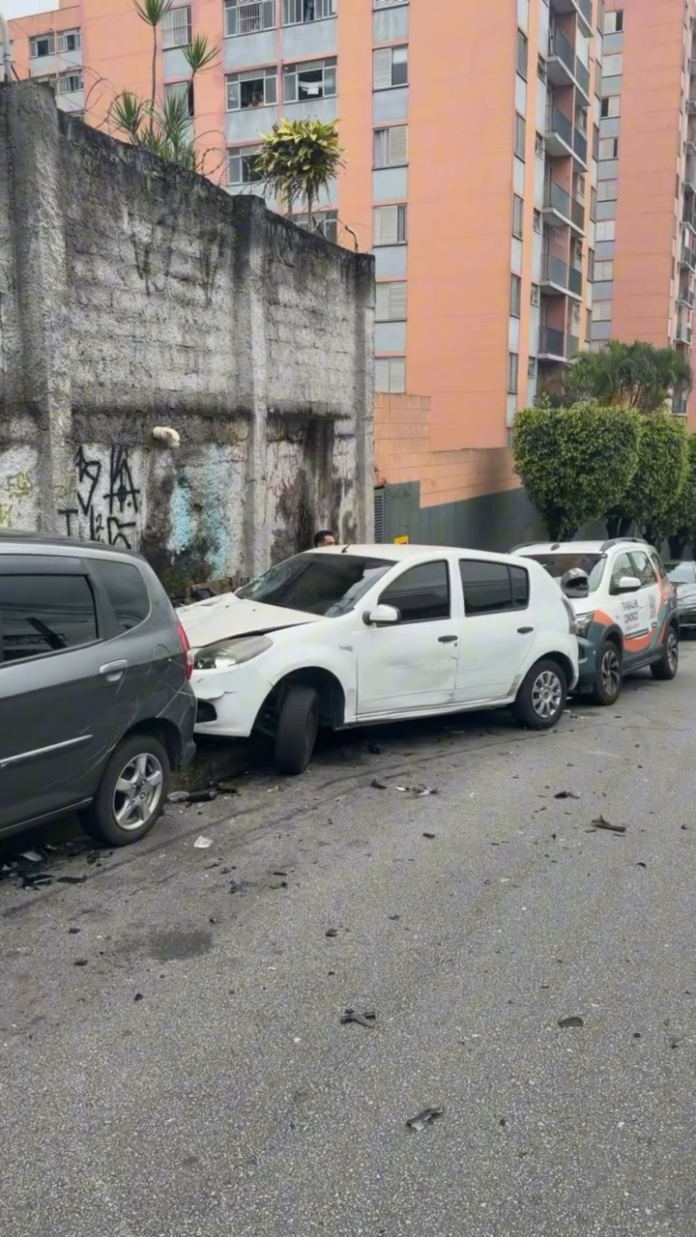 acidente-grave-bloqueia-rua-armando-pinelli-no-taboao-diadema-1792252285