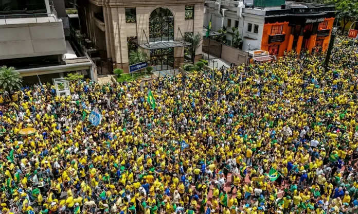 campanha-de-flavio-bolsonaro-realiza-manifestacao-na-paulista-1792364404