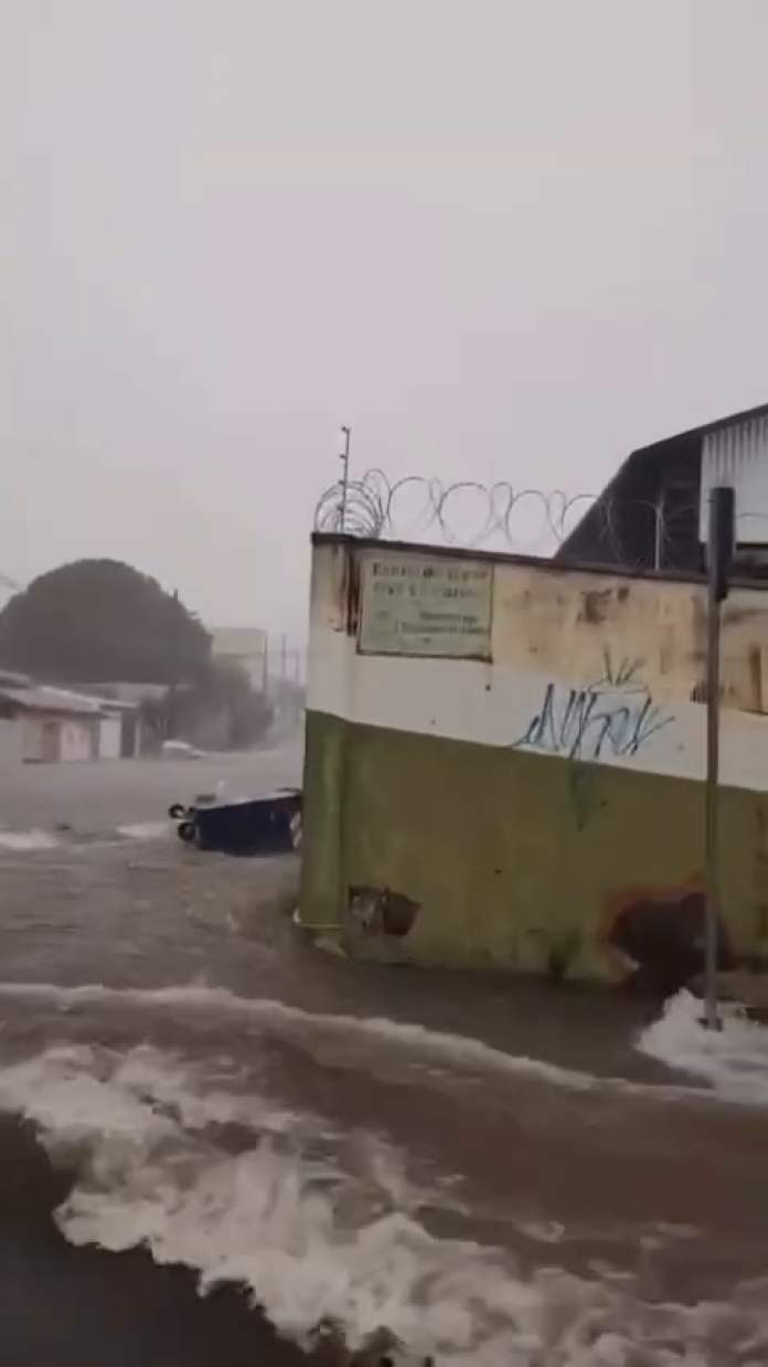 chuva-intensa-causa-alagamentos-e-danos-em-sao-sebastiao-do-paraiso-1792689942
