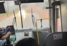 Chuva intensa provoca alagamento na SC 480 em Ipuaçu e dificulta trânsito