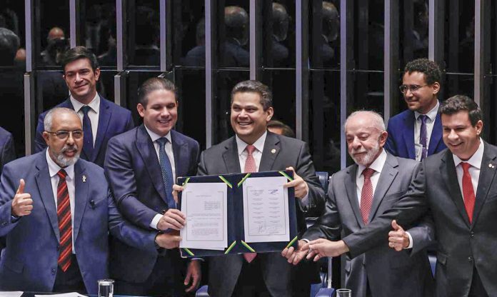 congresso-promulga-emenda-do-fim-da-6x1-escala-5x2-comeca-em-60-dias-1792159205