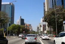 Economistas propõem taxar ricos em vez de cortar gastos sociais