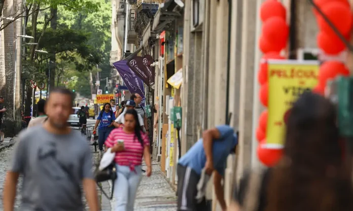 fim-da-escala-6x1-traz-esperanca-de-mais-tempo-para-familia-e-saude-1792080006