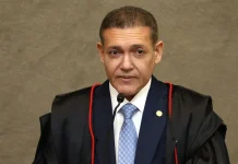 Kassio pede à PGR parecer sobre revisão da pena de Bolsonaro
