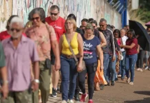 Lula pede prorrogação de votação em cidades com falhas no transporte