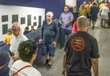 “Não poderia ficar de fora”, diz idoso que votou 10 dias após cirurgia