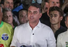 Polícia Federal cancela passaportes de Flávio Bolsonaro