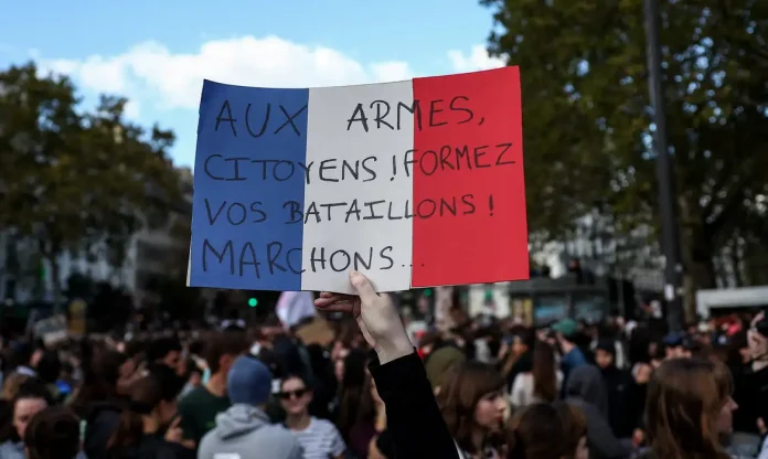 protestos-na-franca-comecam-sob-forte-esquema-de-seguranca-1792857608