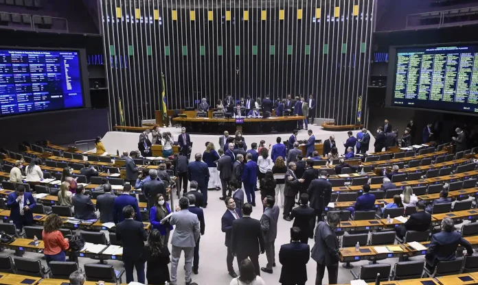 representacao-de-parlamentares-negros-segue-baixa-diz-pesquisadora-1791250093
