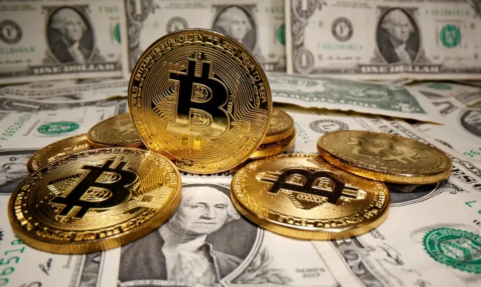 site-oferece-criptomoedas-por-posts-de-apoio-a-flavio-bolsonaro-1791504004