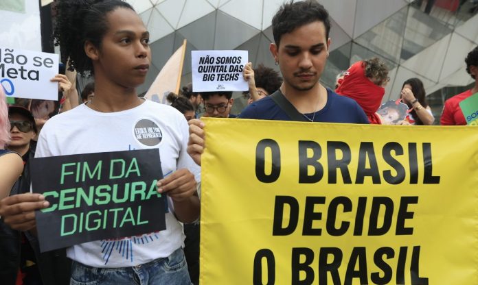 sociedade-civil-manifesta-preocupacao-ao-tse-por-censura-nas-redes-1792796405