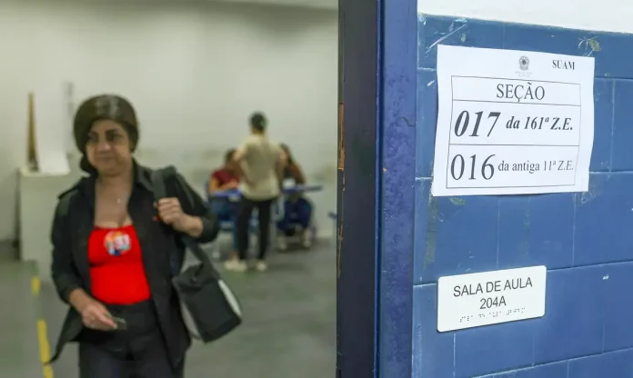 tre-rj-diz-que-secoes-eleitorais-ficarao-abertas-ate-as-19h-1792965616