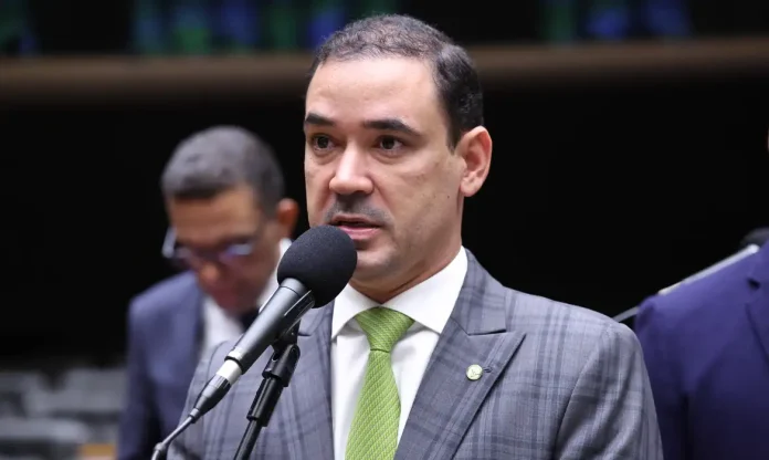 vicentinho-junior-e-eleito-governador-do-estado-do-tocantins-1792972810