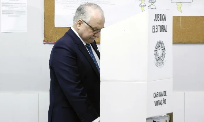 vontade-das-urnas-precisa-ser-respeitada-afirma-fachin-apos-votar-1792944009